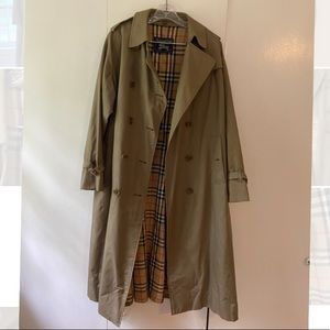 Vintage Burberry trench rain coat